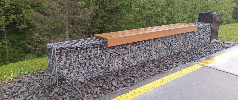 New benches along the promenade