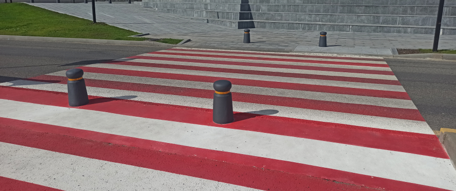 Barrier-free pedestrian crossings