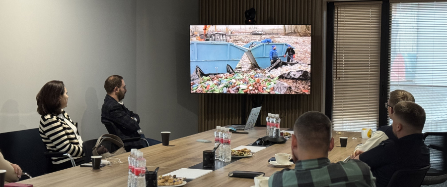 Team screening on river waste and local action