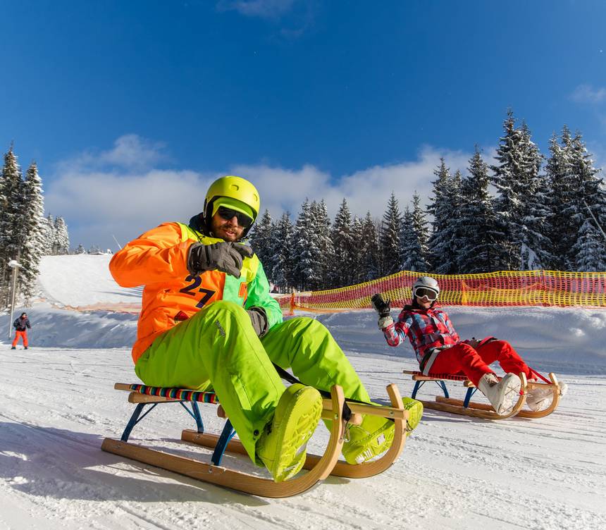 wrist italic Rational PÂRTIA DE SĂNIUȘ, Distracție de iarnă - Bukovel. Stațiune de schi și spa în  Carpați